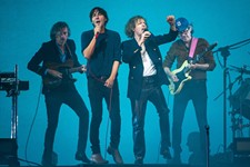 Beck and Phoenix Make Every Moment Count at Breathless Moody Center Co-Headline