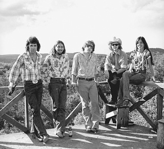 Up on the roof (of the Dry Creek Inn), 1972: (l-r) Bobby Earl Smith,  Steve McDaniels, John X. Reed, David Cook, Marcia Ball