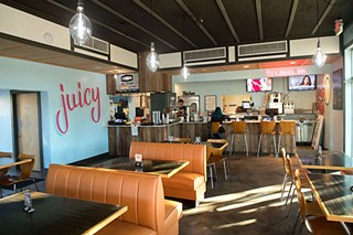 Cluck-N-Burger Gives Food Truck Vibes at Its Airport Boulevard Location