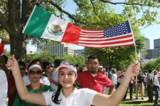 An estimated 10,000-12,000 marchers crowded the 
streets of Austin Monday to protest proposals pending in 
Congress to tighten restrictions on illegal immigrants. 
The 
attempts at legislation, all of which have stalled out thus 
far, have been described as draconian by immigrant 
rights advocates. See p.26.