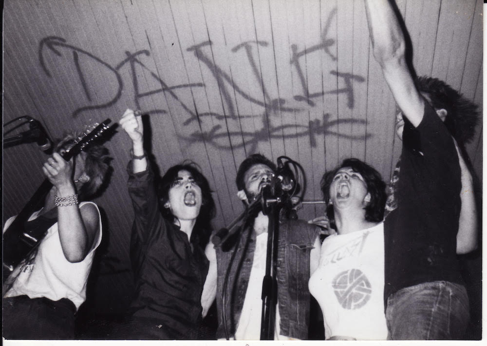 八十年代的庞克乐队Meat Joy在奥斯汀举行团聚演出，勾起回忆