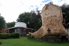 Day Trips: The Boot House and Cowboy Hat House, Huntsville