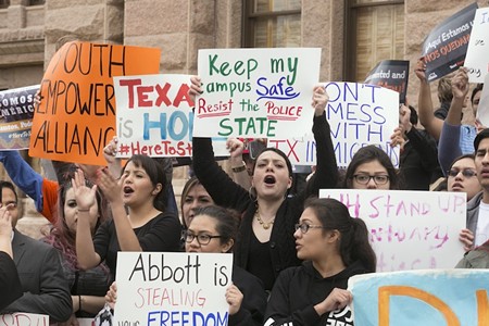 Texas Dems Want Stronger Immigrant Detention Oversight