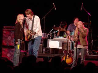 Kelly Willis, Bruce Robison, and Natalie Maines (l-r)