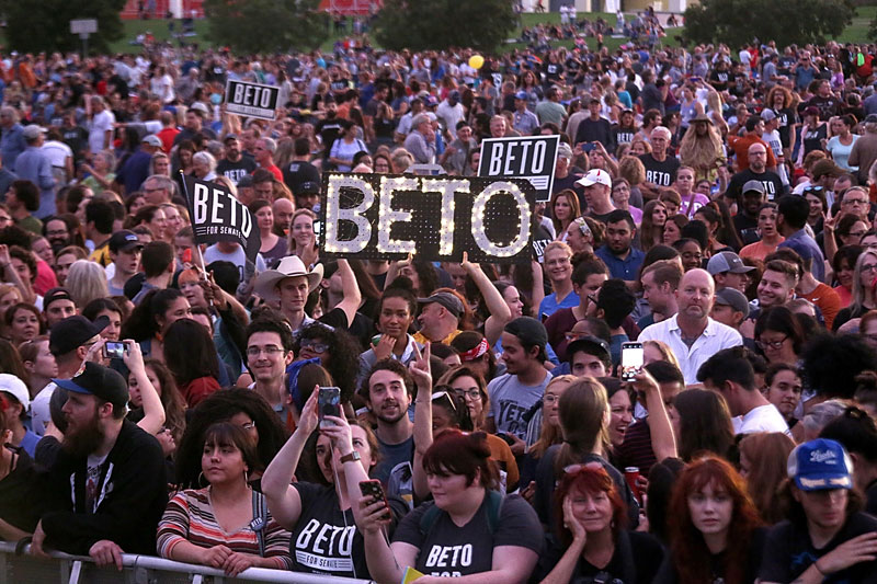 Beto O'Rourke Rally With Willie Nelson - 6 of 59 - Photos - The Austin