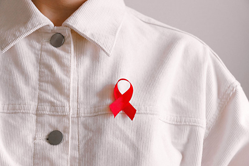 Qmmunity：红丝带狂欢：奥斯汀当地卫生组织举办有趣而富有教育意义的活动，庆祝第35个世界艾滋病日 - 专栏报道