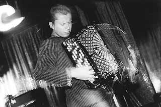 Kimmo Pohjohen playing accordian